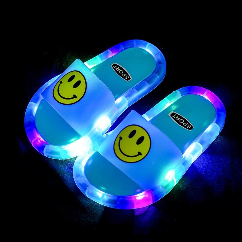 Kletshuts™ GlowSlippers 1+1 FREE: LED Slippers Color Changing Lights Glow Kids Slippers