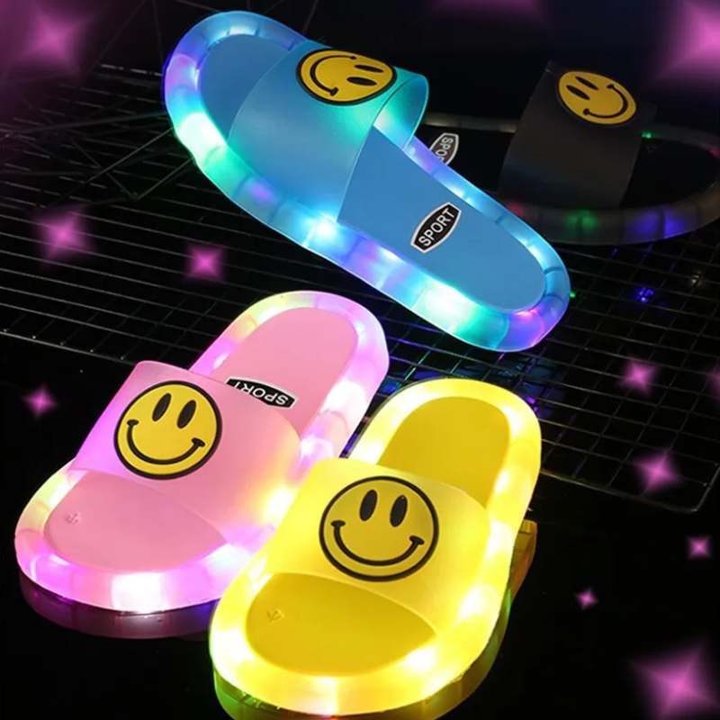 Kletshuts™ GlowSlippers 1+1 FREE: LED Slippers Color Changing Lights Glow Kids Slippers